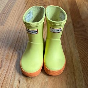 Hunter yellow rain boots, US size 5 toddler (UK size 4)
